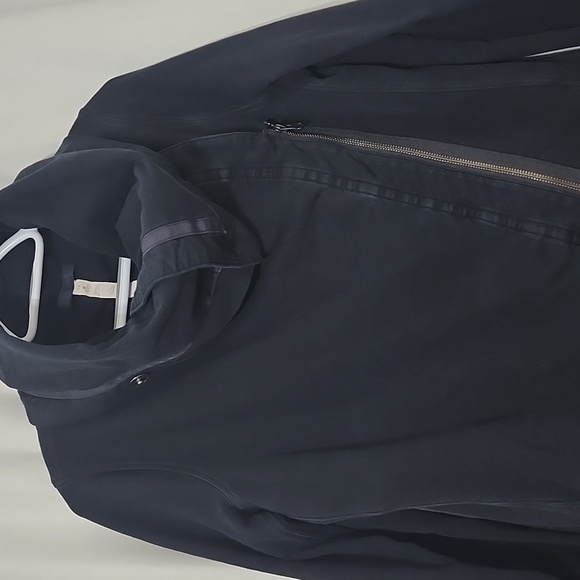 lululemon Jacket - Picture 4 of 17